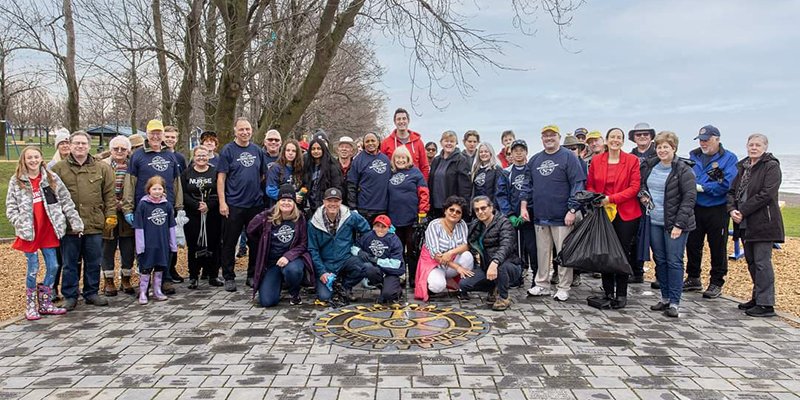 Rotary Club Great Lakes Clean-up