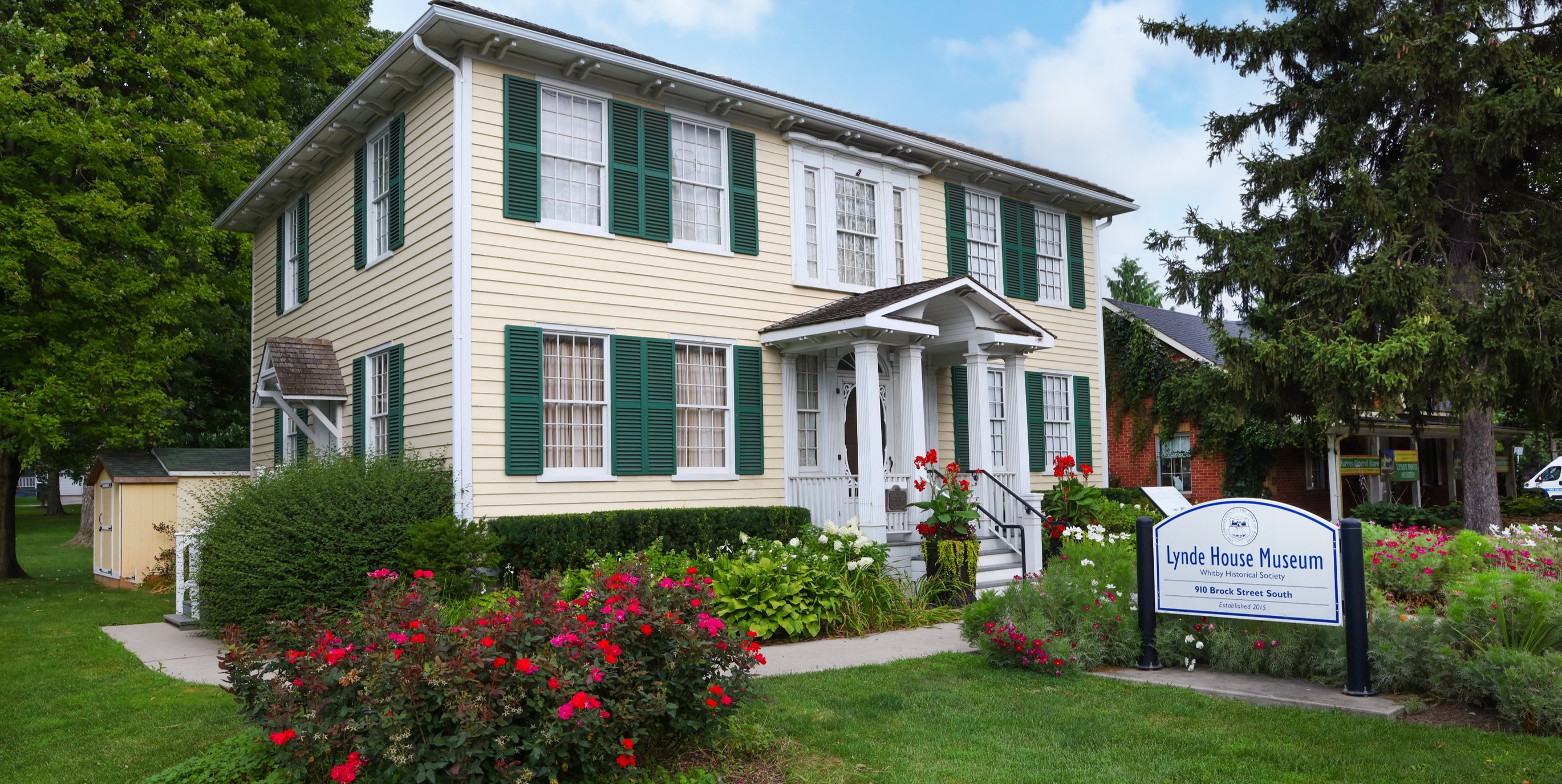 Exterior of Lynde House Museum 